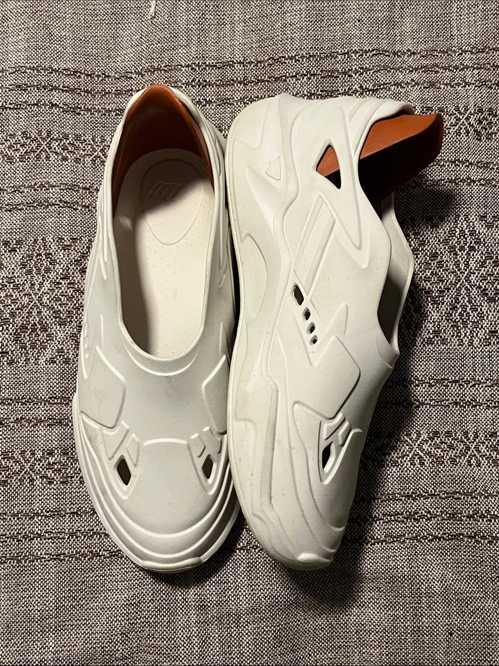 Mens NTW Slip-On White Athletic Sneakers with Removable Liner